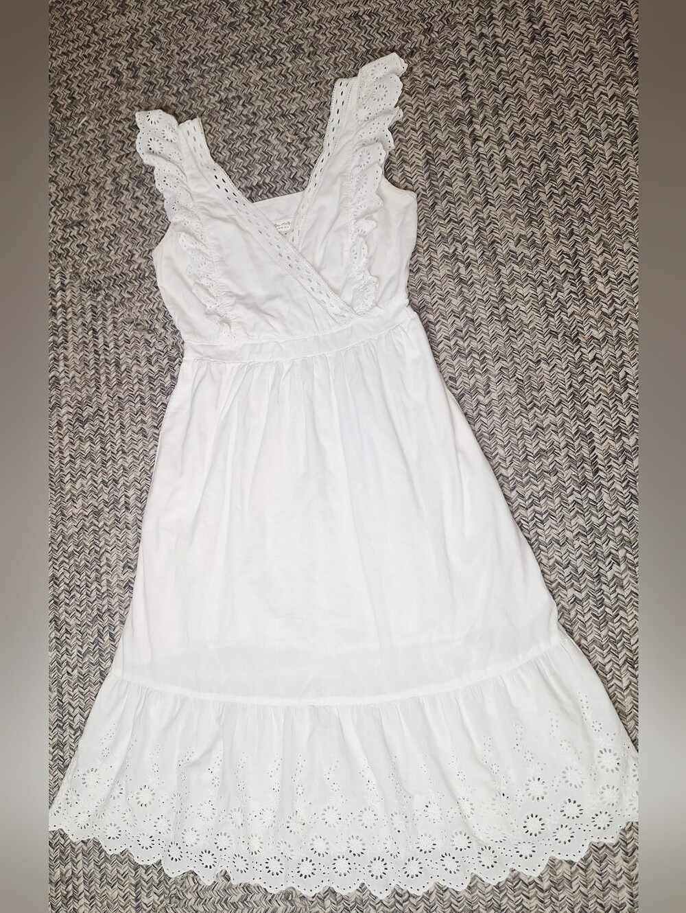 Miss Selfridge White Eyelet V-Neck Midi Dress with Ruffle Straps Size US 6